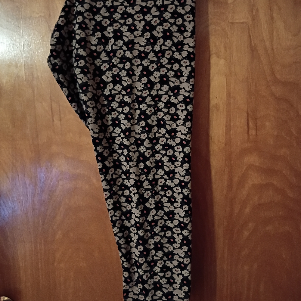 Old Navy Black Floral Leggings